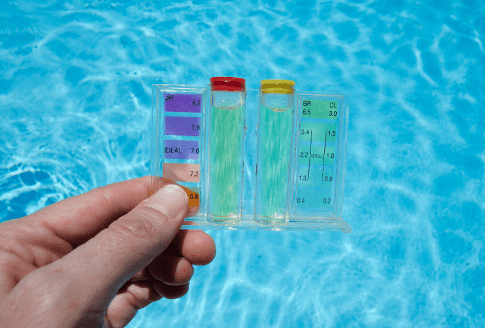 pH swimming pool testing kit