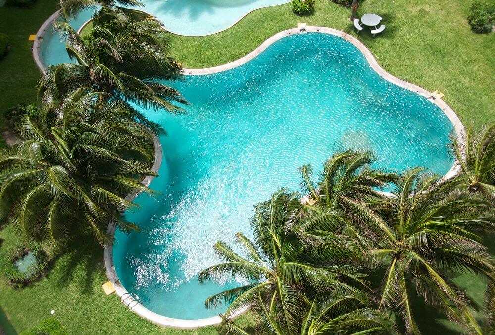 Commercial lazy river pool