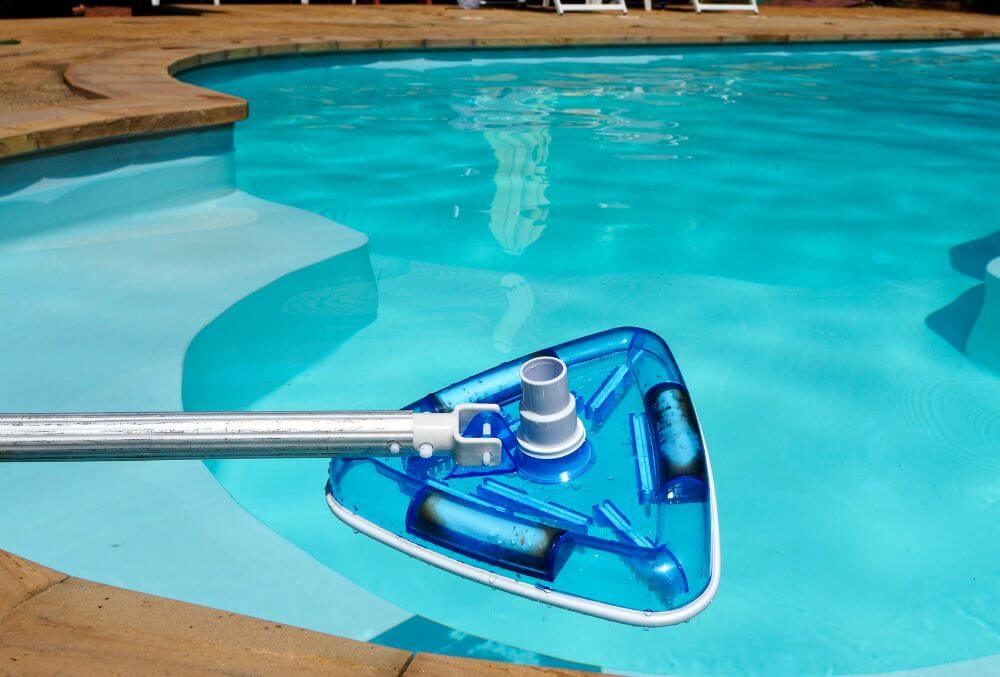 Pool vacuum
